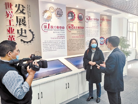 以“店小二”精神服务我市中小企业发展